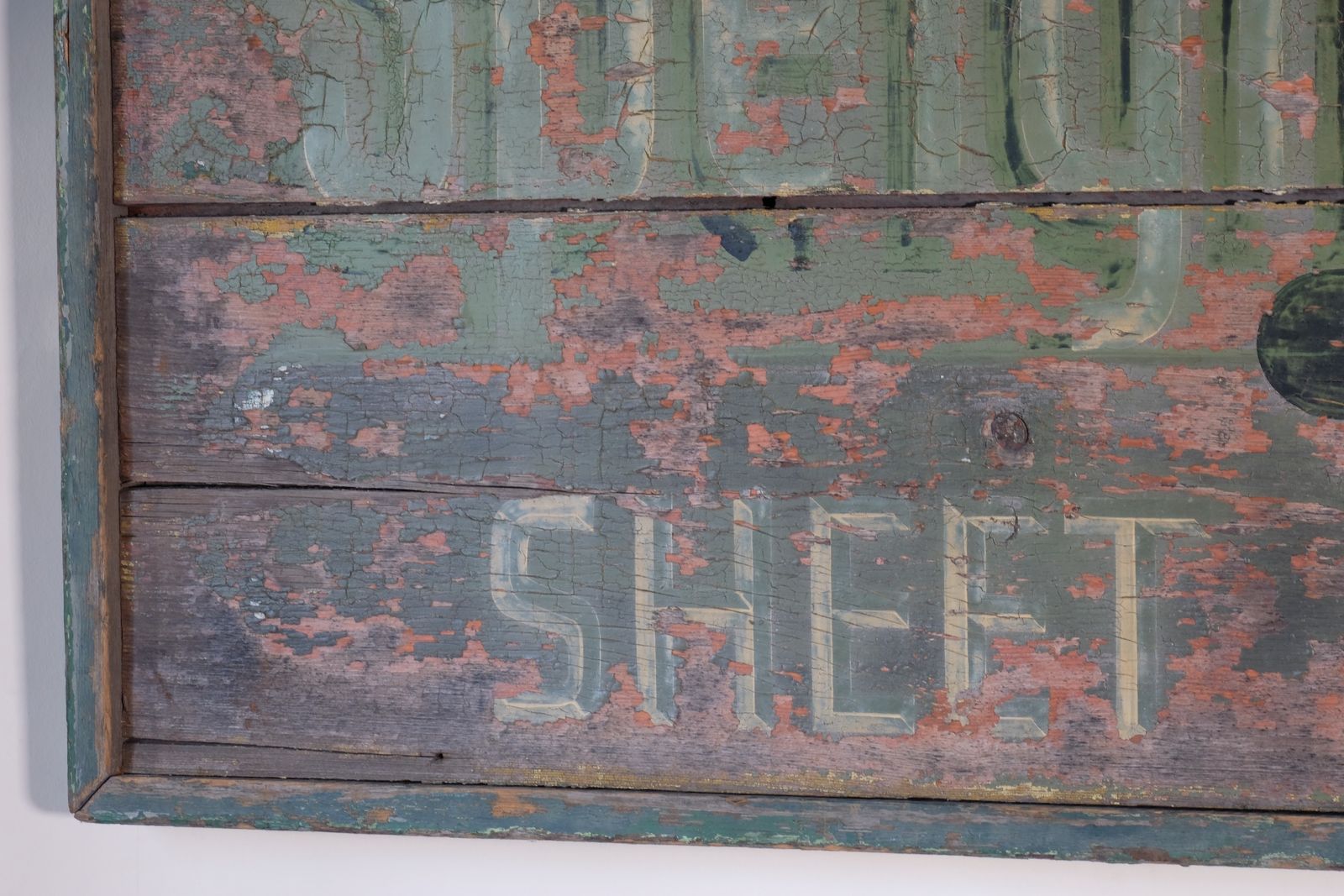 photo vinterior Vintage Mid Century Hand Painted Advertising Sign – Rare Distressed Original