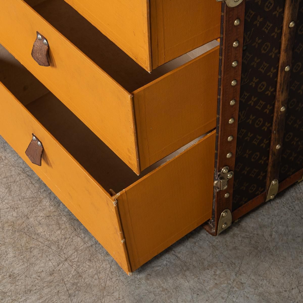 photo vintage 20th Century Louis Vuitton Wardrobe Trunk In Monogram Canvas, France C.1930