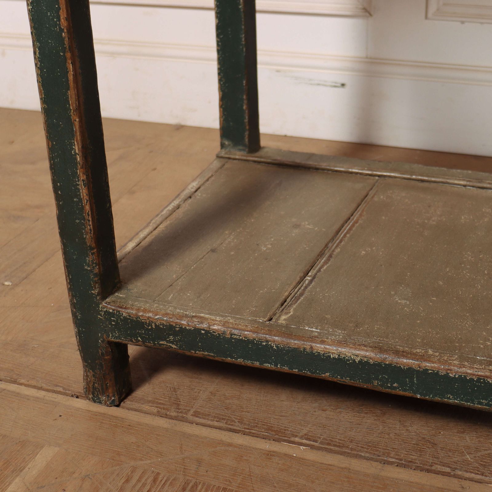 4140.0 English Painted Pot Board Dresser photo