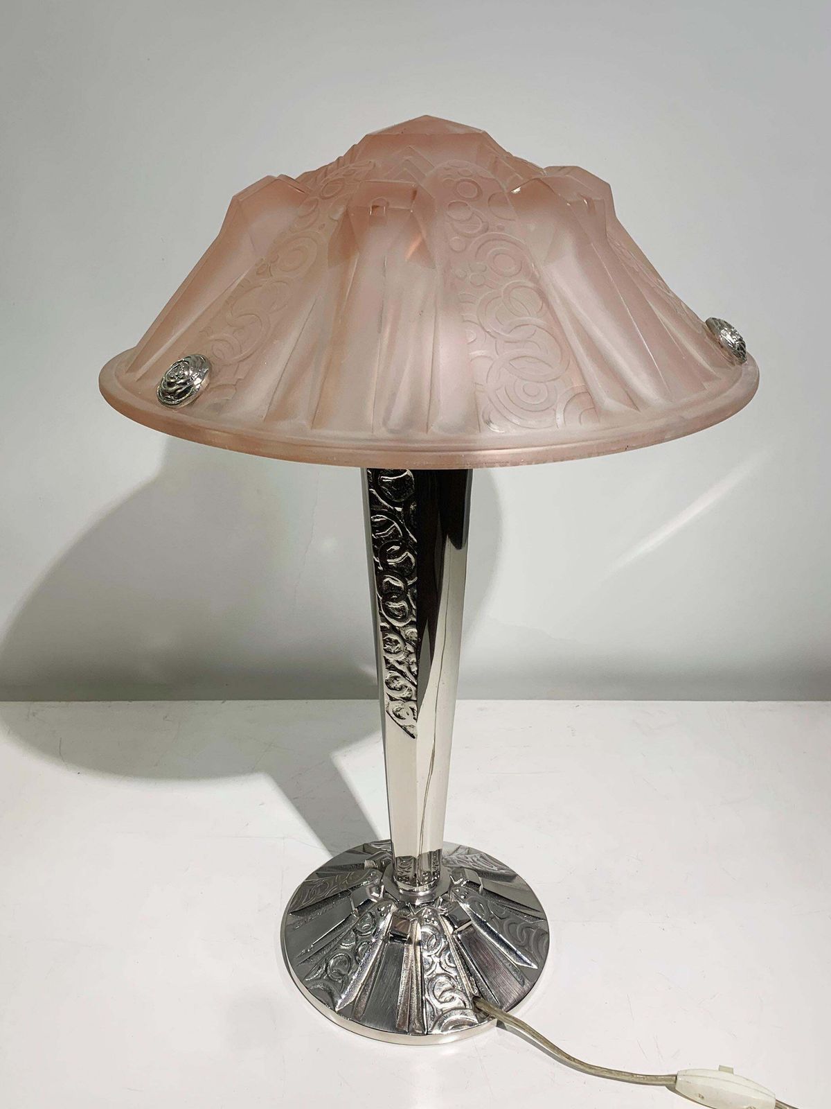 Art Deco Table Lamp In Pink Press Molded Glass Signed "Muller Frères Luneville" photo 2497.0