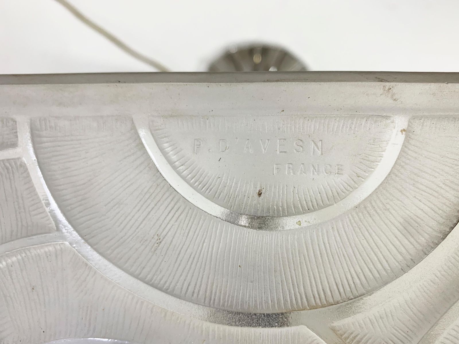 Art Deco Table Lamp In White Frosted Press Molded Glass Signed"P.D'avesn France" photo furniture