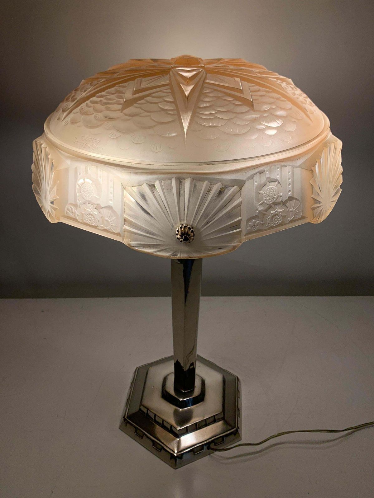 2972.0 Art Deco Table Lamp In Press Molded Glass Signed "Muller Frères Luneville" photo