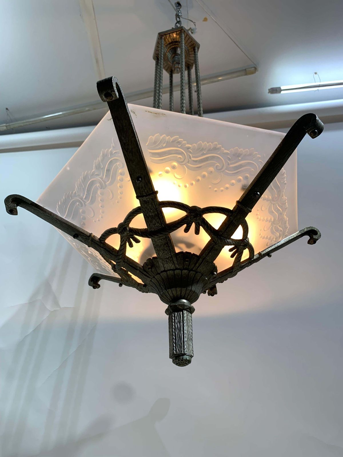 photo vinterior French Art Déco Chandelier Signed Muller Frères Luneville, Circa 1930