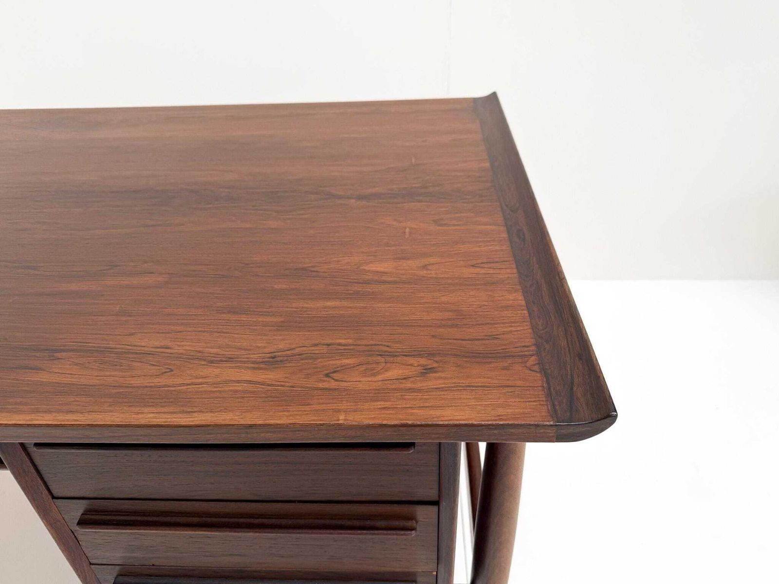 Arne Vodder Desk In Rosewood For H.P. Hansen, Denmark, 1960s photo vinterior