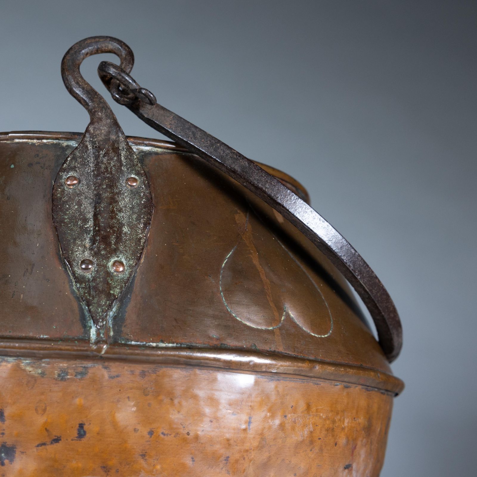 photo vinterior An Arts And Crafts Copper Coal Bucket With Stylized Heart Decoration