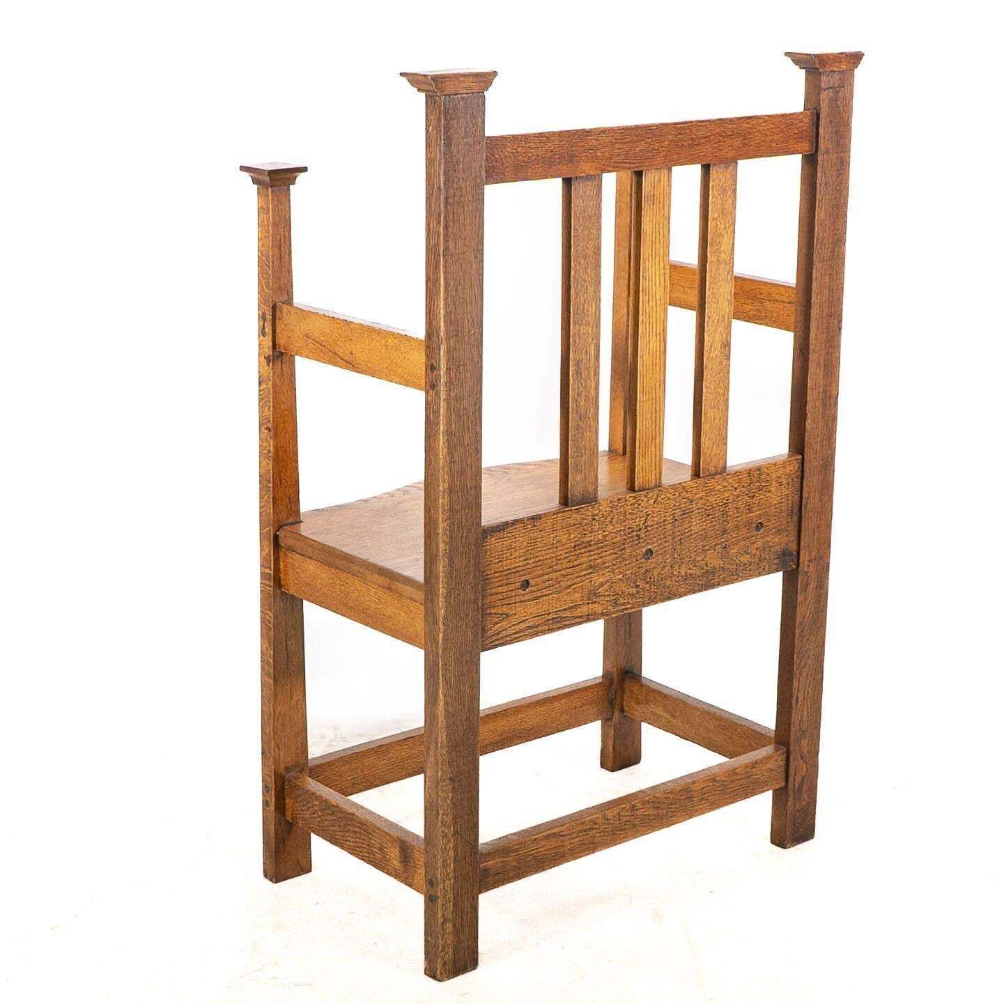 An Arts And Crafts Hall Seat In The Glasgow Style With Extended Capped Tops photo vinterior