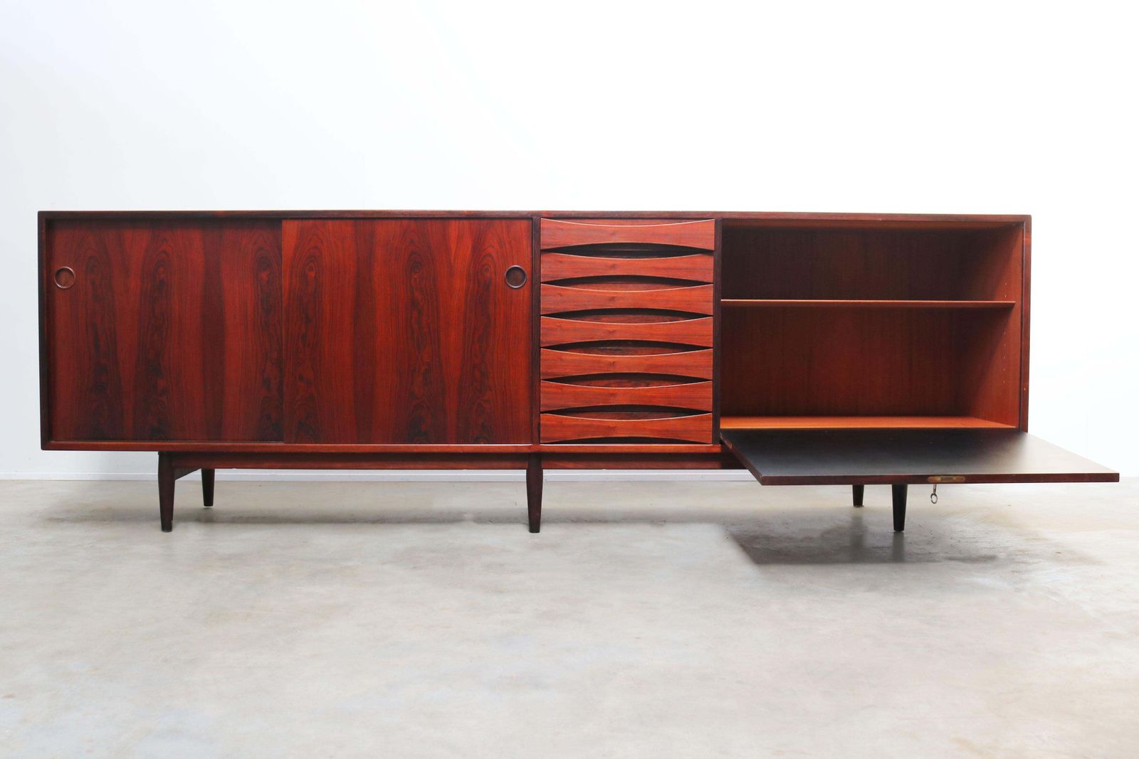 photo furniture Zeldzaam Deens Design Dressoir Model 29a Van Arne Vodder Voor Sibast Furniture