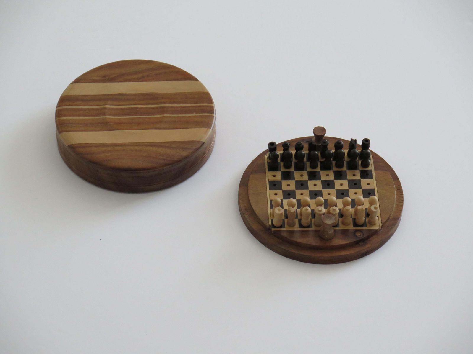 Miniature Travelling Chess Set Game Inlaid Walnut Box Handmade, Circa 1930's photo 325.0