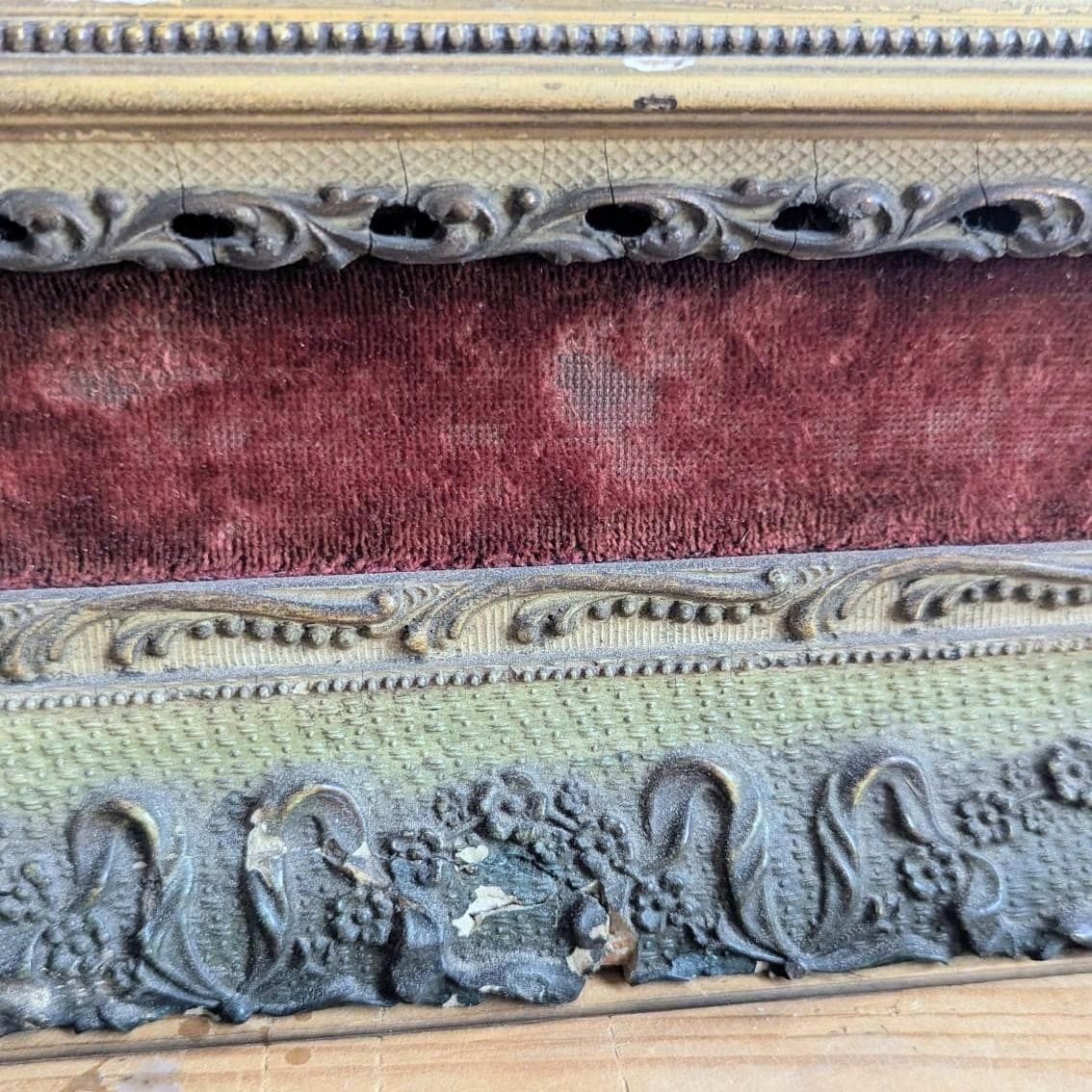 A Very Pretty Victorian Gilt And Red Velvet Framed Wall Mirror C1860 photo Home Decor