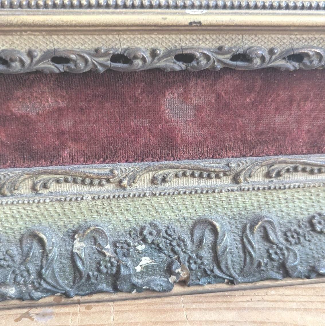 A Very Pretty Victorian Gilt And Red Velvet Framed Wall Mirror C1860 photo vinterior