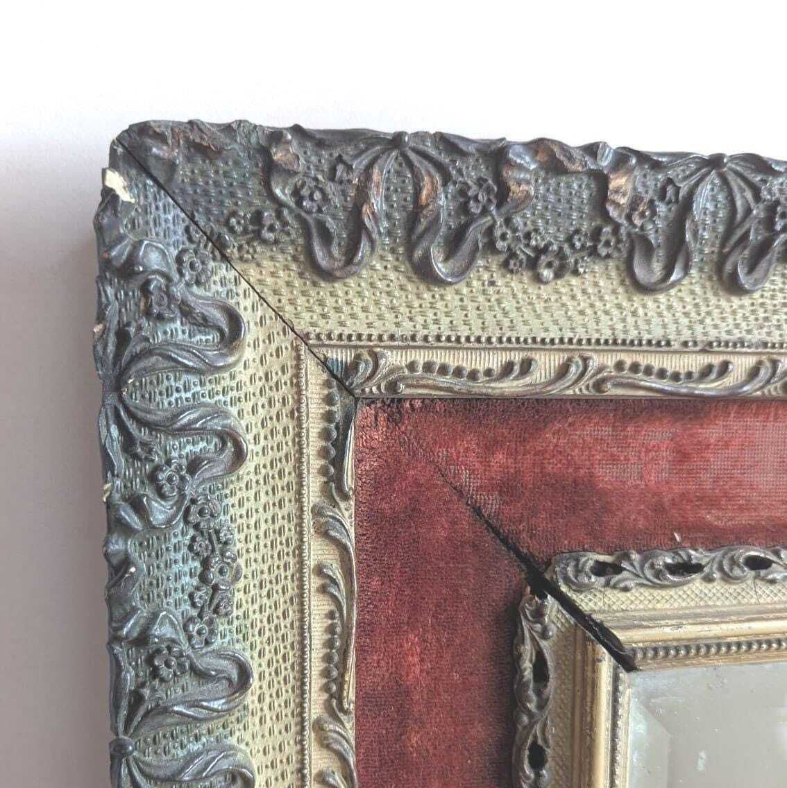 photo furniture A Very Pretty Victorian Gilt And Red Velvet Framed Wall Mirror C1860