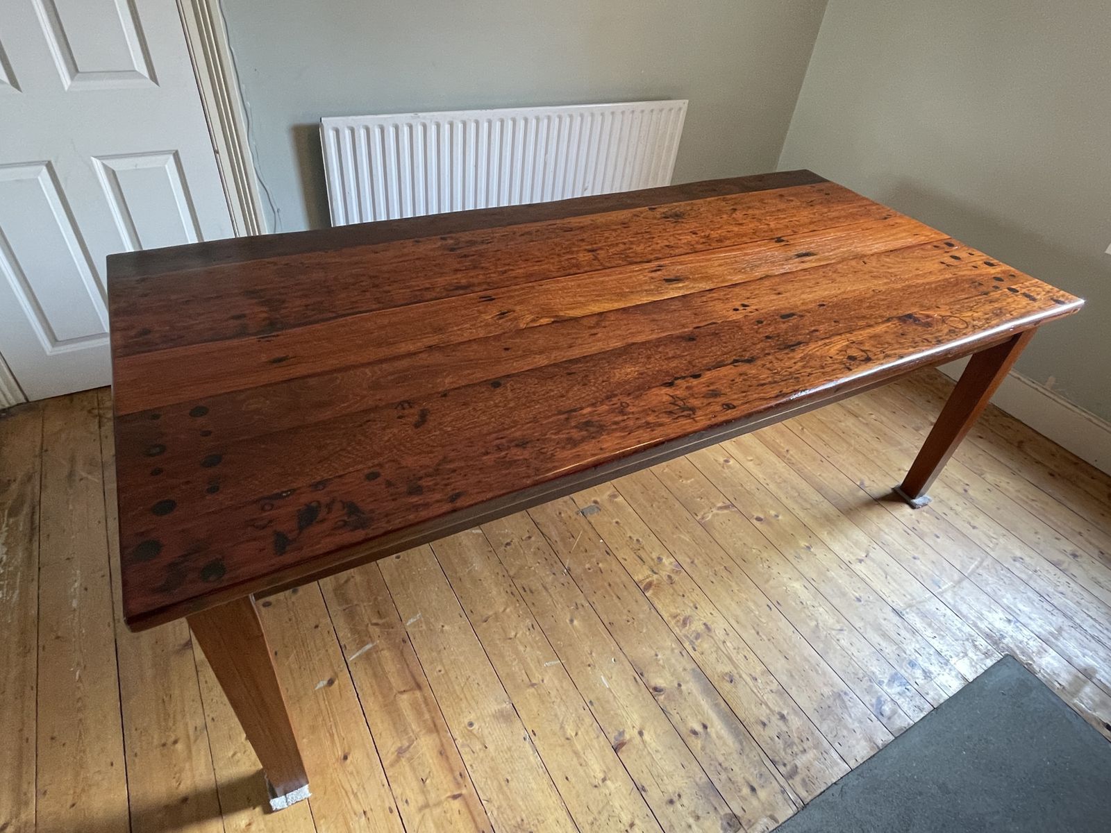 photo vintage Beautiful Australian Jarrah Wood Dining Room / Boardroom Table. 2.2m X 1.01m
