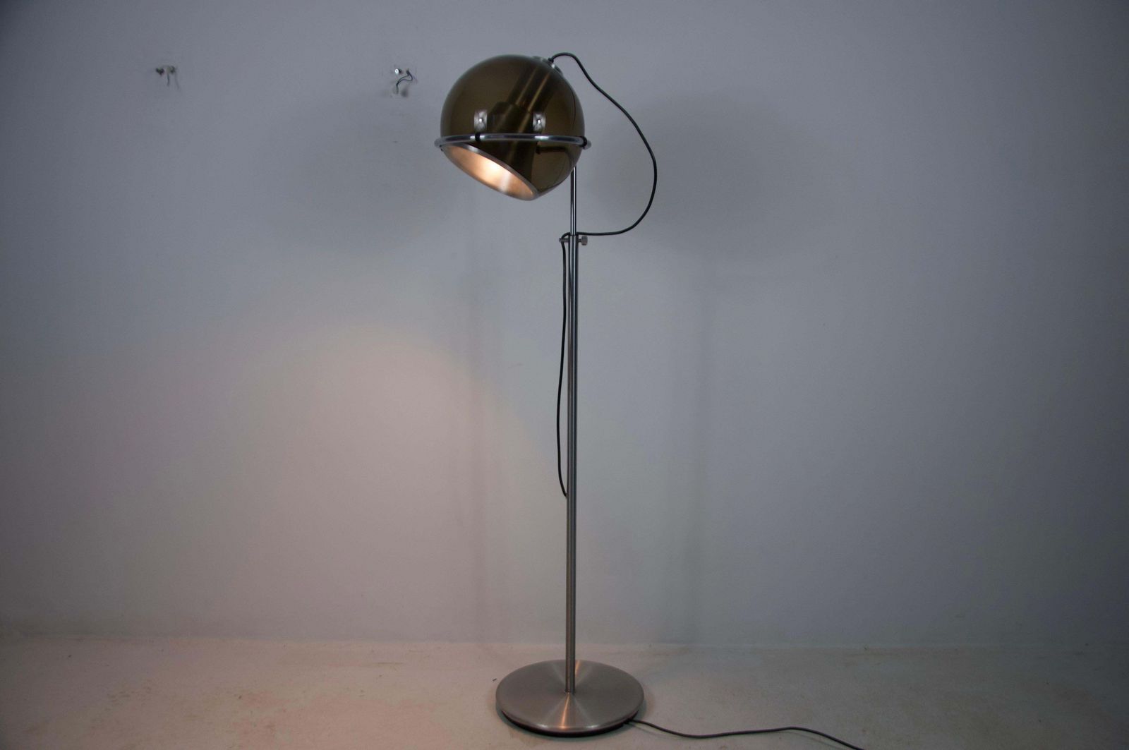 1564.0 Globe Floor Lamp By Franck Ligtelijn For Raak, 1960s photo