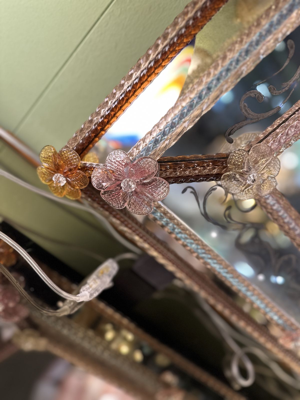 photo buy Venetian Nobles Figures With Flowers Hand Carving Mirror Murano Glass