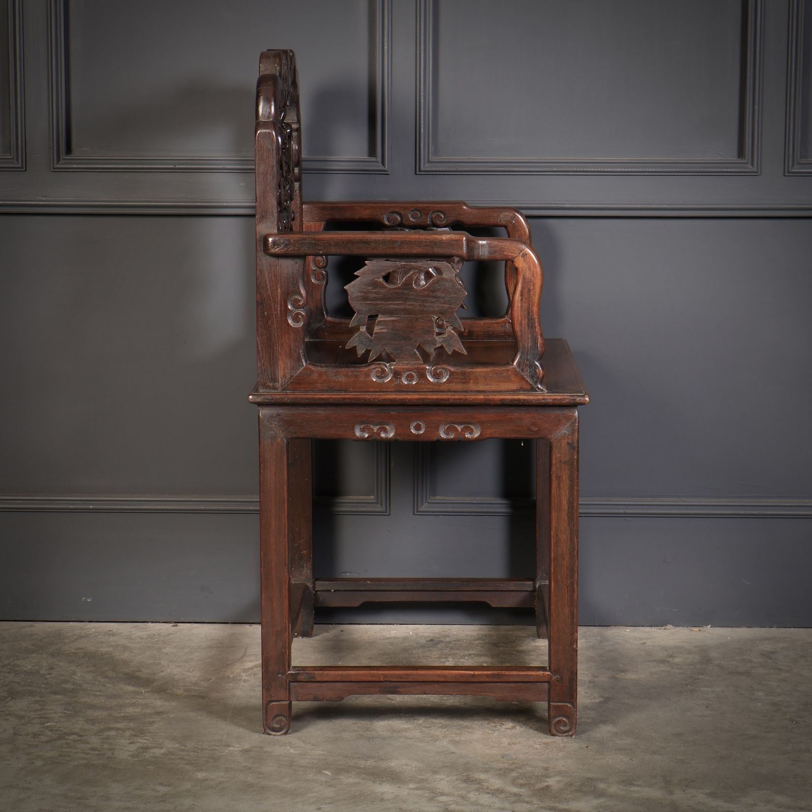 photo furniture Pair Of Chinese Hongmu Throne Chairs