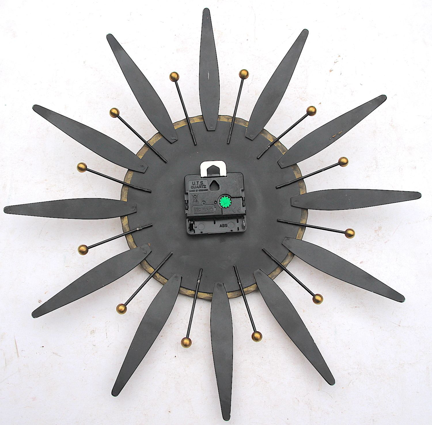 photo vintage 1970s Sunburst Style West German Vintage Factory Wall Clock. Fully Guaranteed