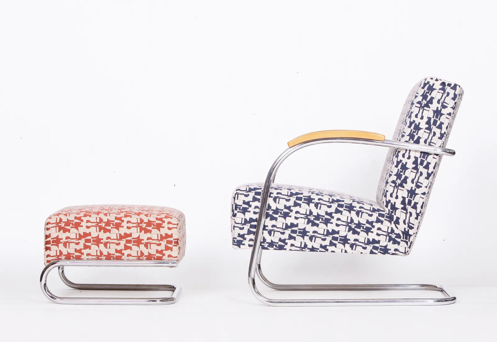2 Tubular Steel Lounge Chairs With Foot Stool By Mücke Melder 1930s photo vinterior