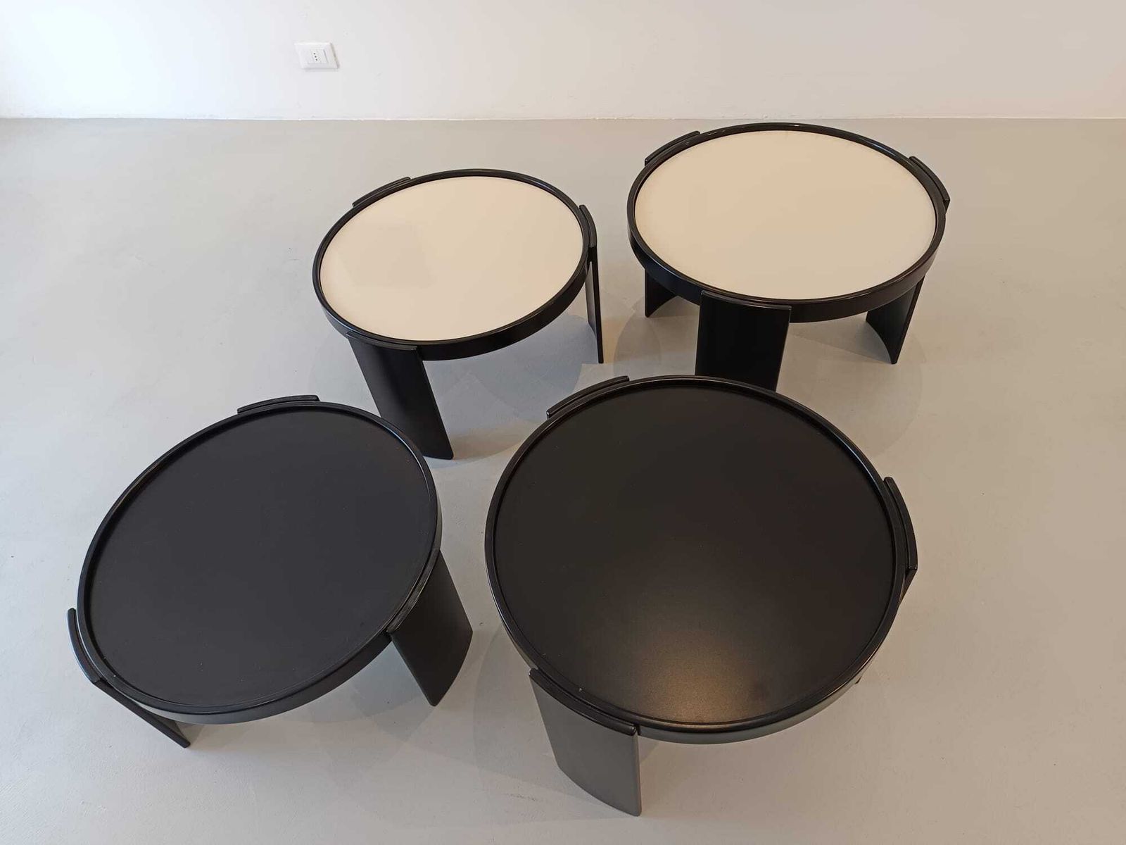 Gianfranco Frattini Set Of Four 780/783 Stacking Low Tables By Cassina 1960 photo buy