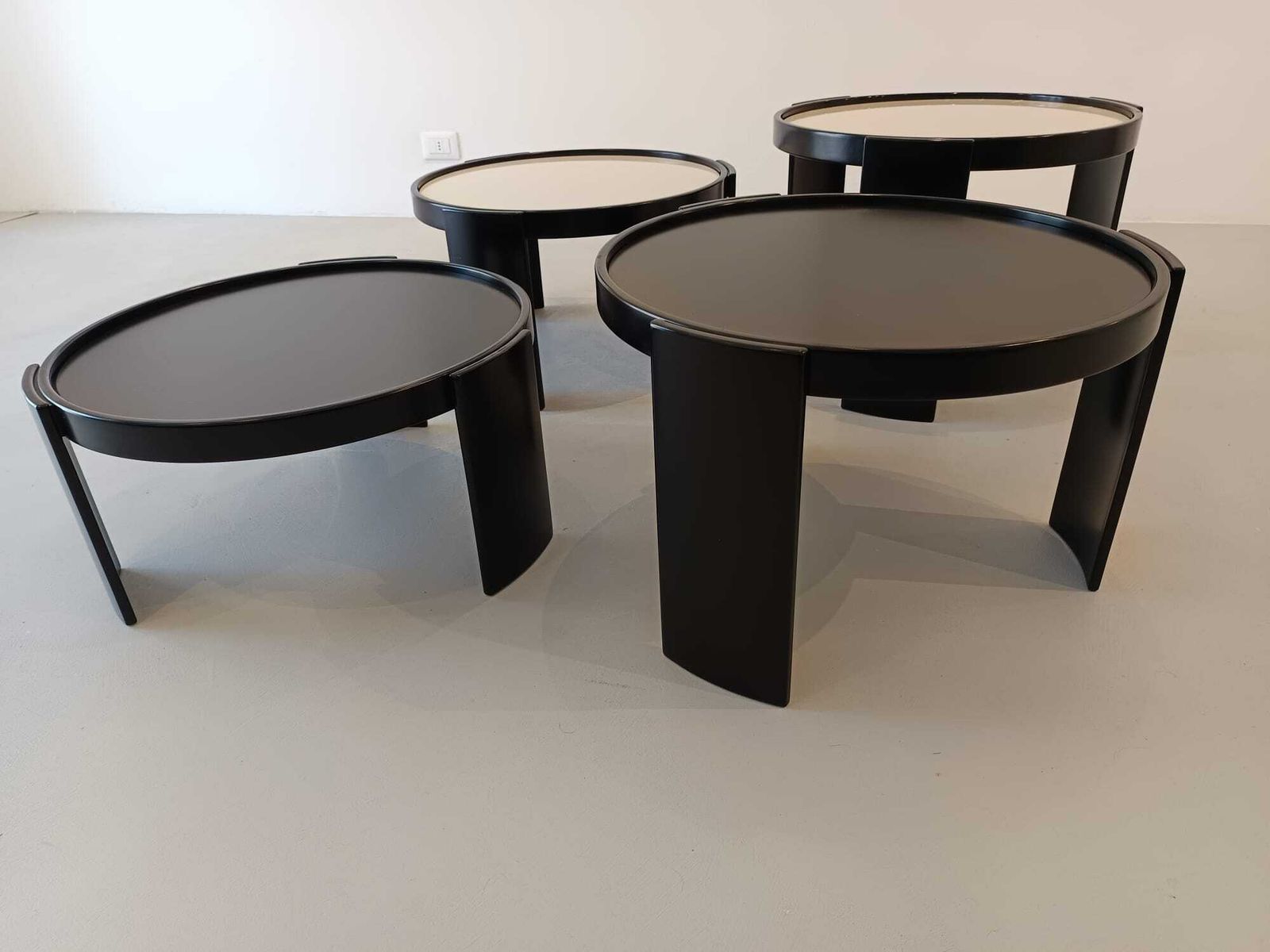 Gianfranco Frattini Set Of Four 780/783 Stacking Low Tables By Cassina 1960 photo vintage