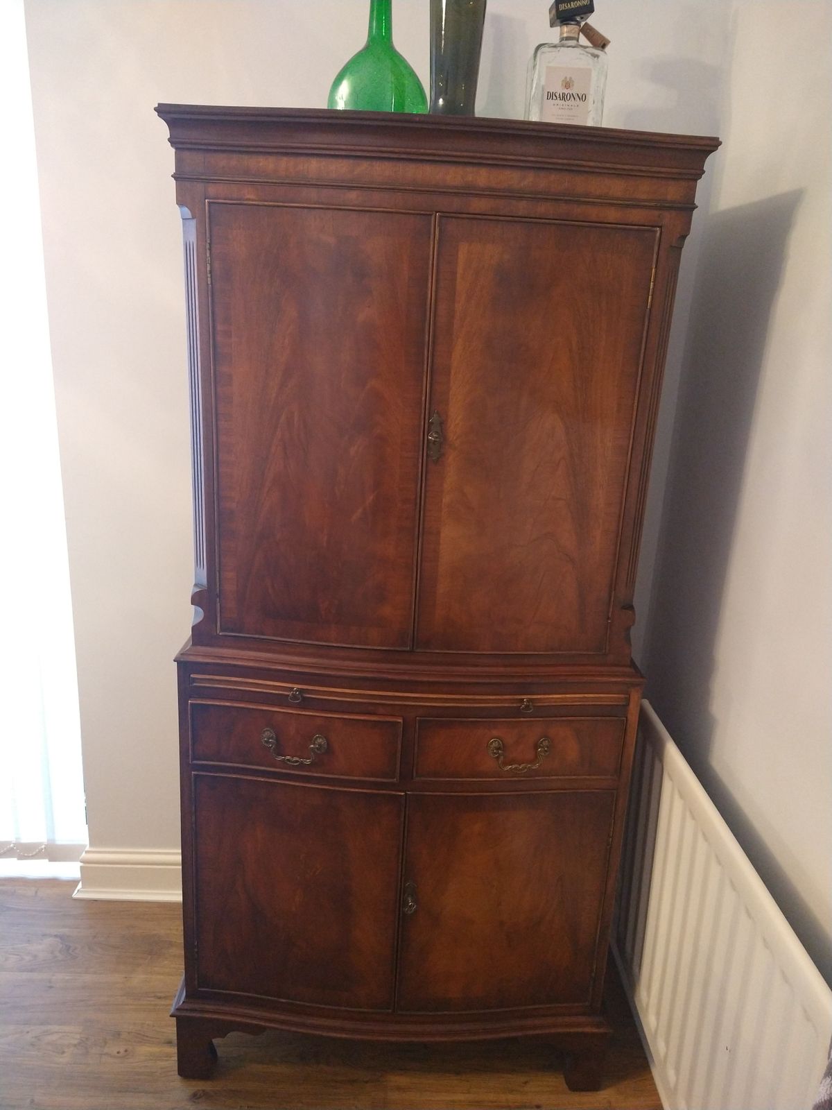 Mahogany Drinks/Cocktail Cabinet With Satin Wood Interior