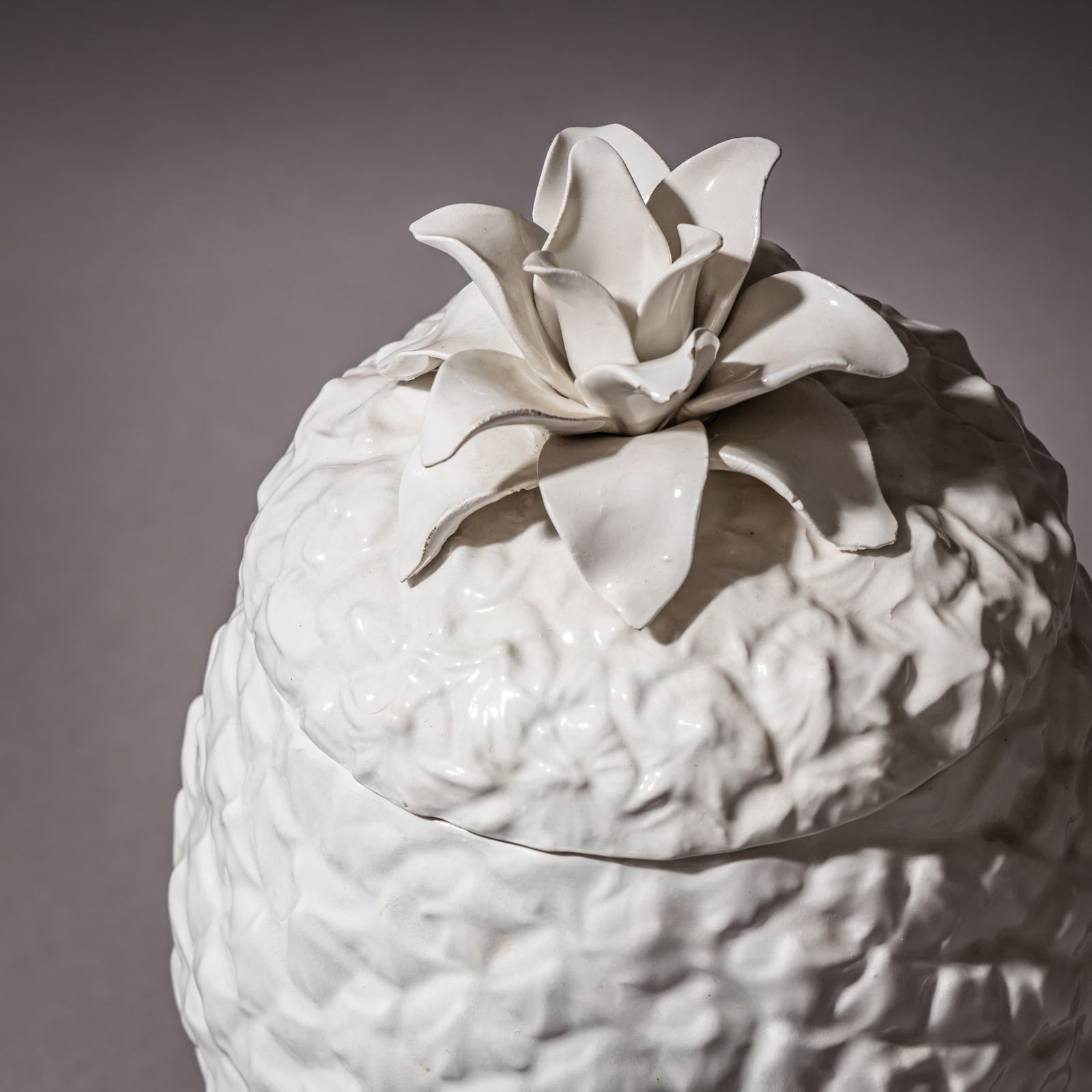 Pair Of Pineapple Lidded Vases In Porcelain, 20th Century photo vinterior