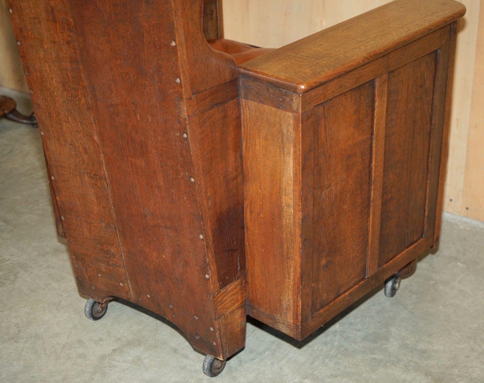 photo vinterior 1920's American Prohibition Hidden Storage Drinks Cabinet Chesterfield Armchair