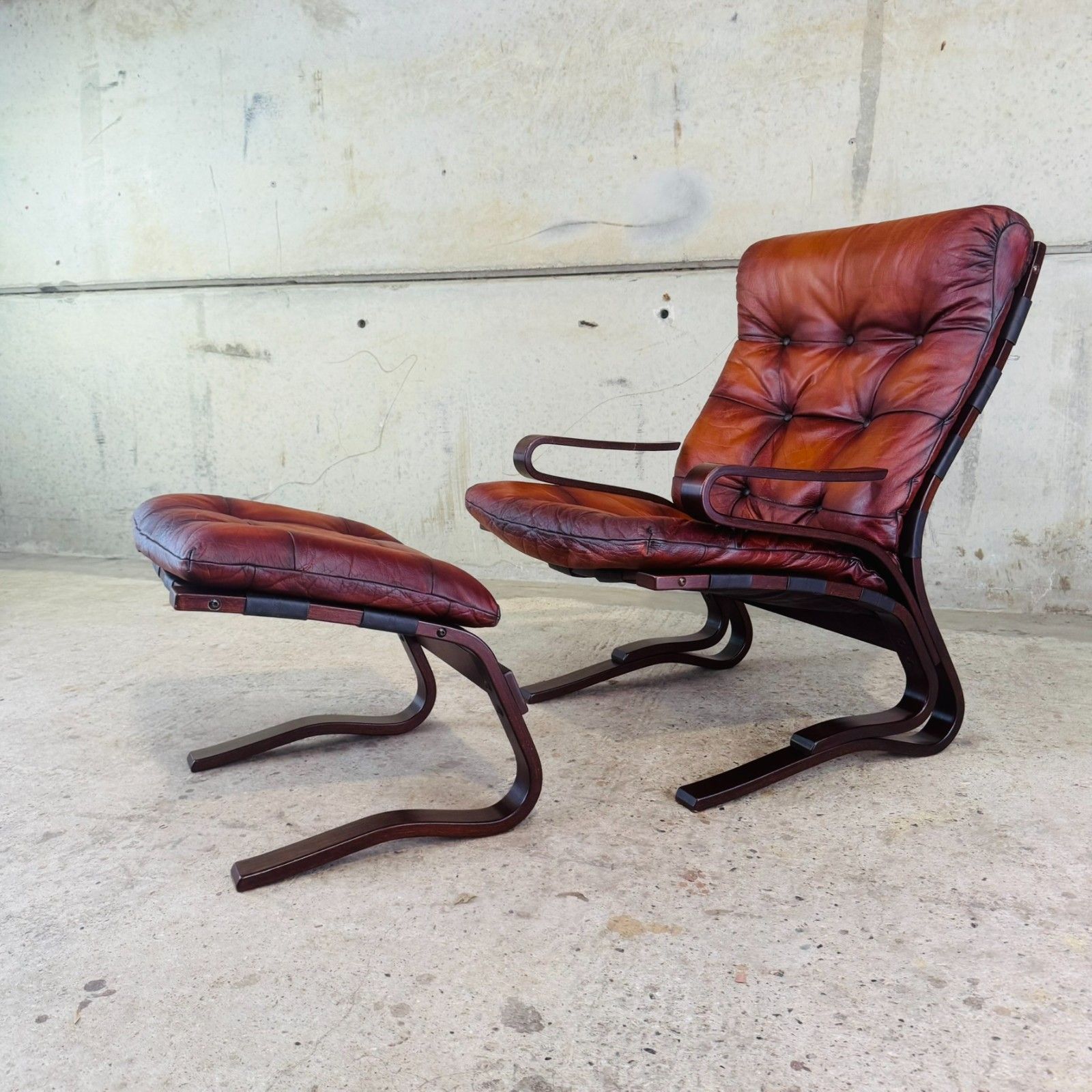 Norwegian Hove Møbler 'Skyline' Lounge Chair  & Footstool – 1970s Leather #A722 photo furniture