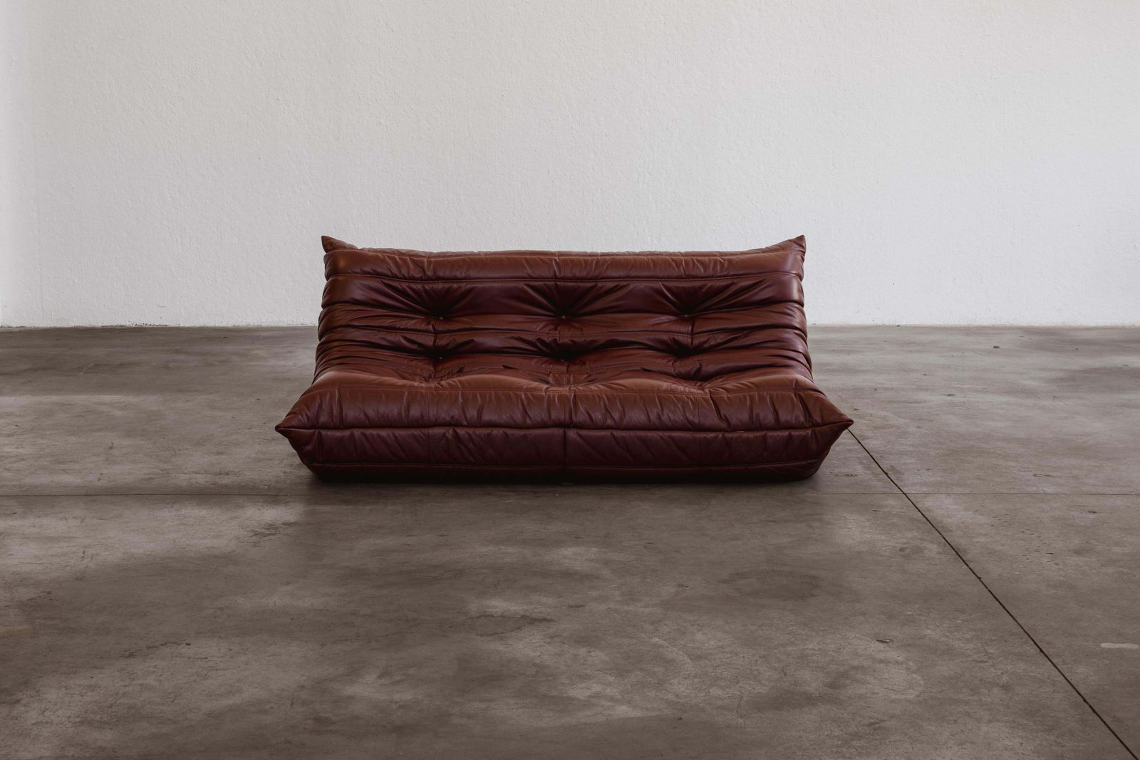 Michel Ducaroy “Togo” Three Seater Sofa For Ligne Roset, Burgundy Leather, 1973 photo Furniture
