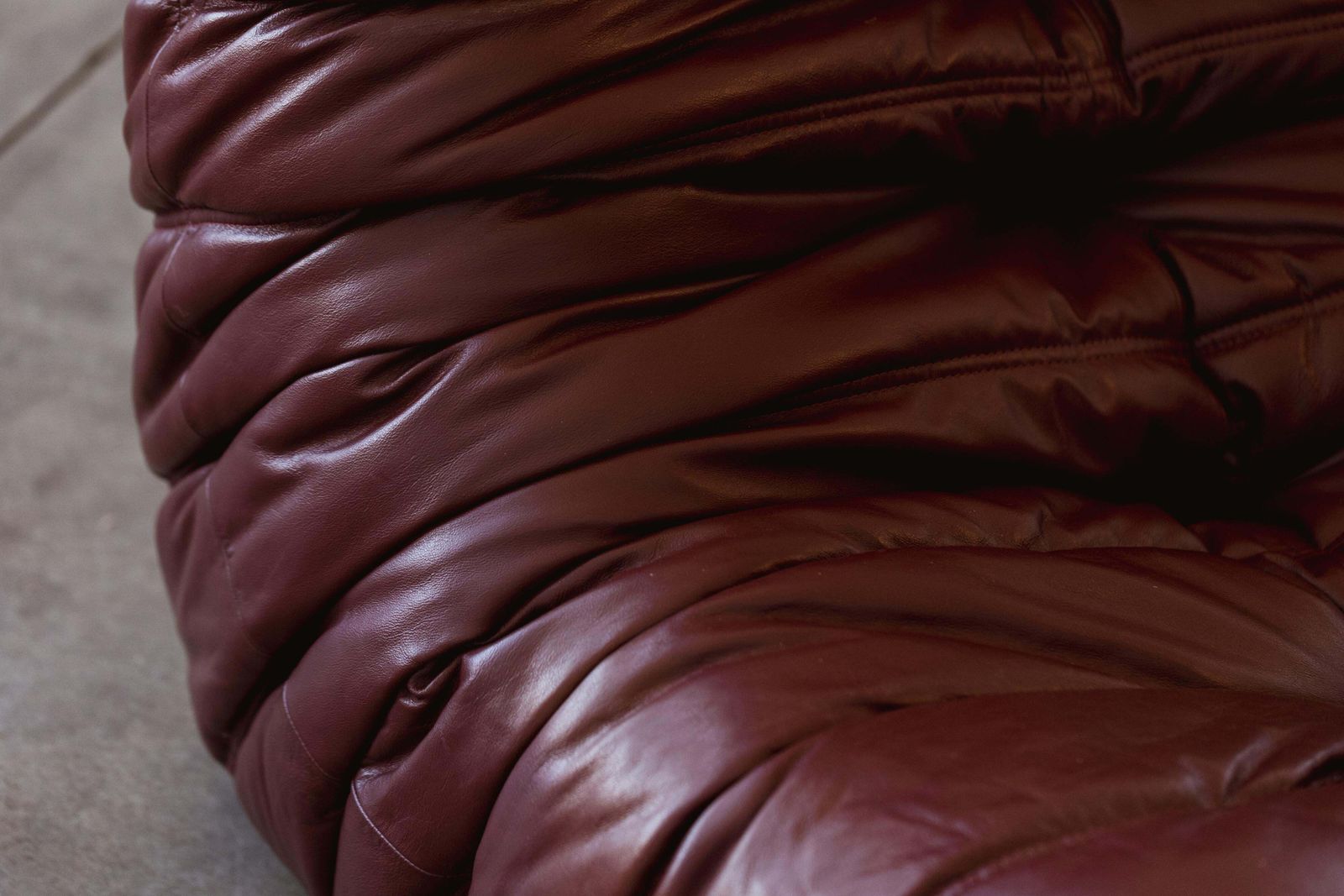 Michel Ducaroy “Togo” Three Seater Sofa For Ligne Roset, Burgundy Leather, 1973 photo buy