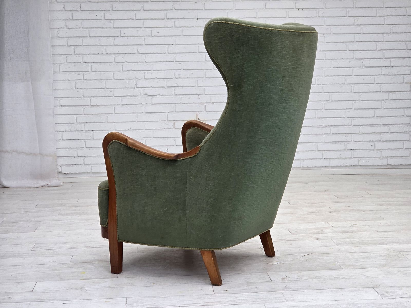 Ca. Jaren 1960, Deense Fauteuil Met Hoge Rug, Groen Meubelvelours, Teakhout. photo for sale