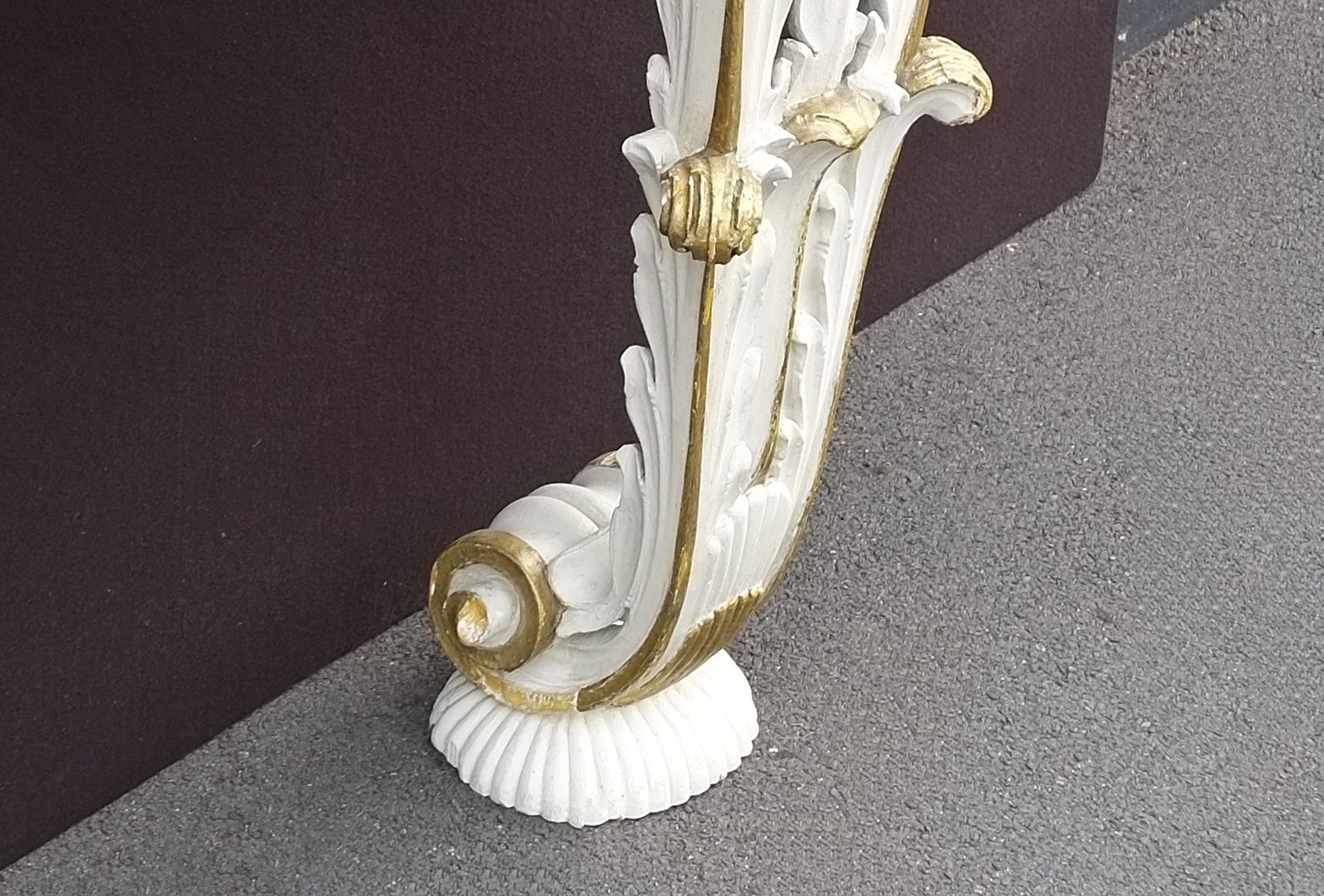 Italian Demi Lune Console 1930's, Carved Wood, Painted And Gilded photo Furniture