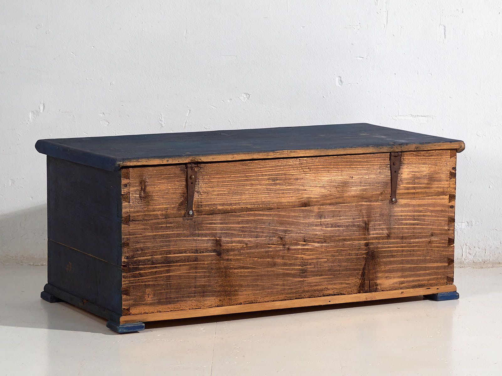 photo for sale Antique Navy Blue Bridal Trunk (Year 1855) #13