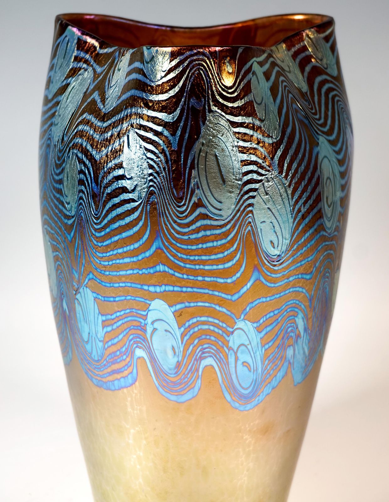 Loetz Art Nouveau Vase, 'Argus', Phenomenon Gre 2/351, Austria Hungary, Ca 1902 photo vinterior