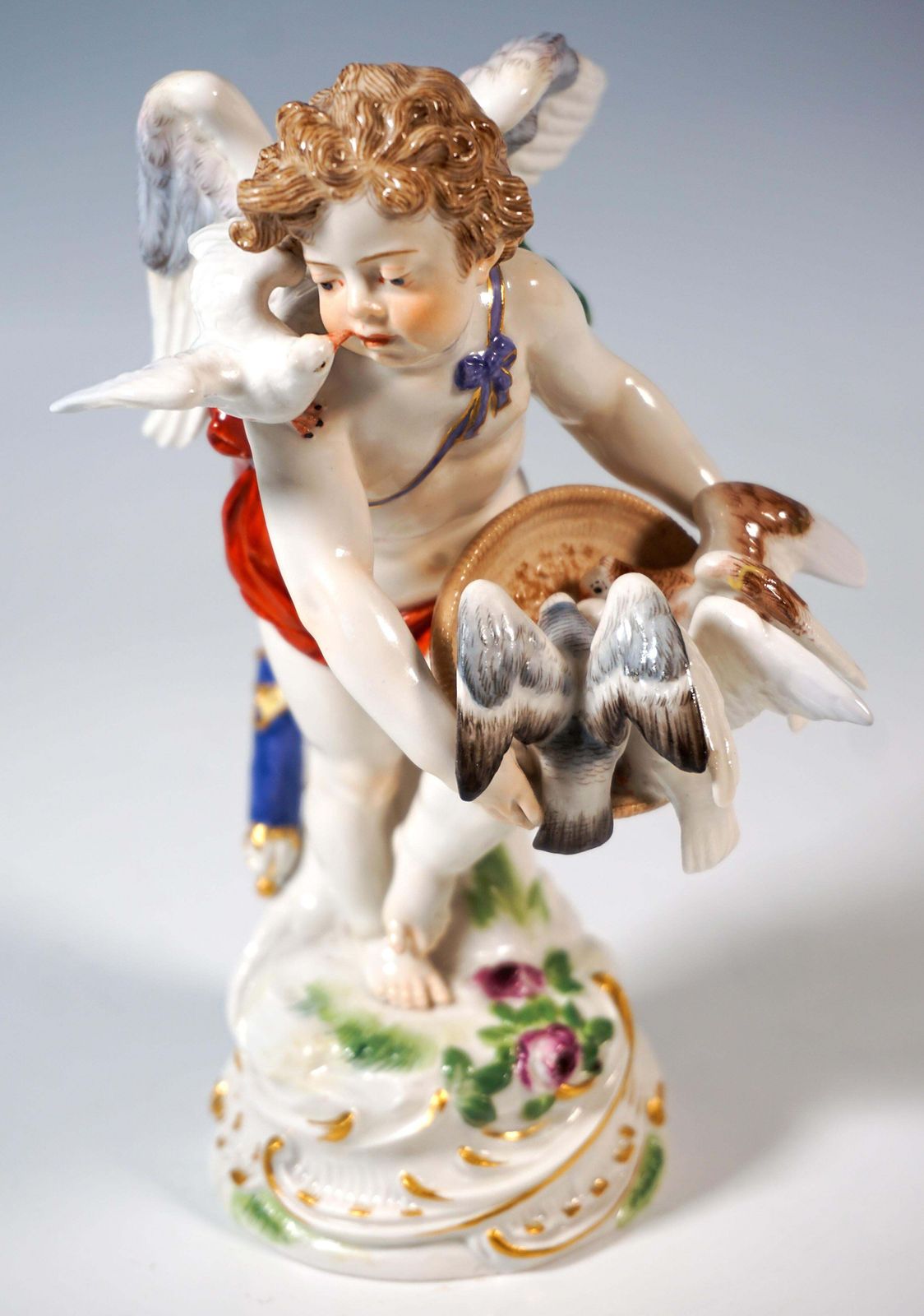 Meissen Art Nouveau Figure 'Cupid Feeding Pigeons', Paul Helmig, Germany Ca 1900 photo vinterior
