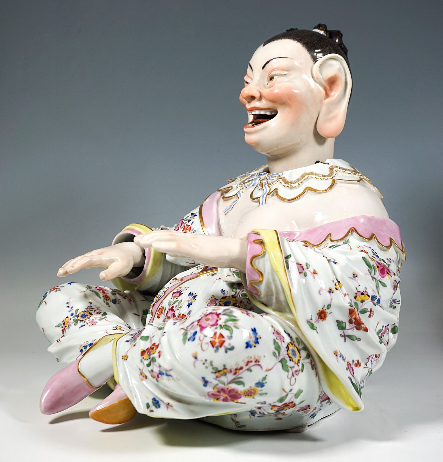 Two Large Seated Meissen Porcelain Wiggling Pagodas, By J.J. Kaendler, Ca 1840 photo 27907.0
