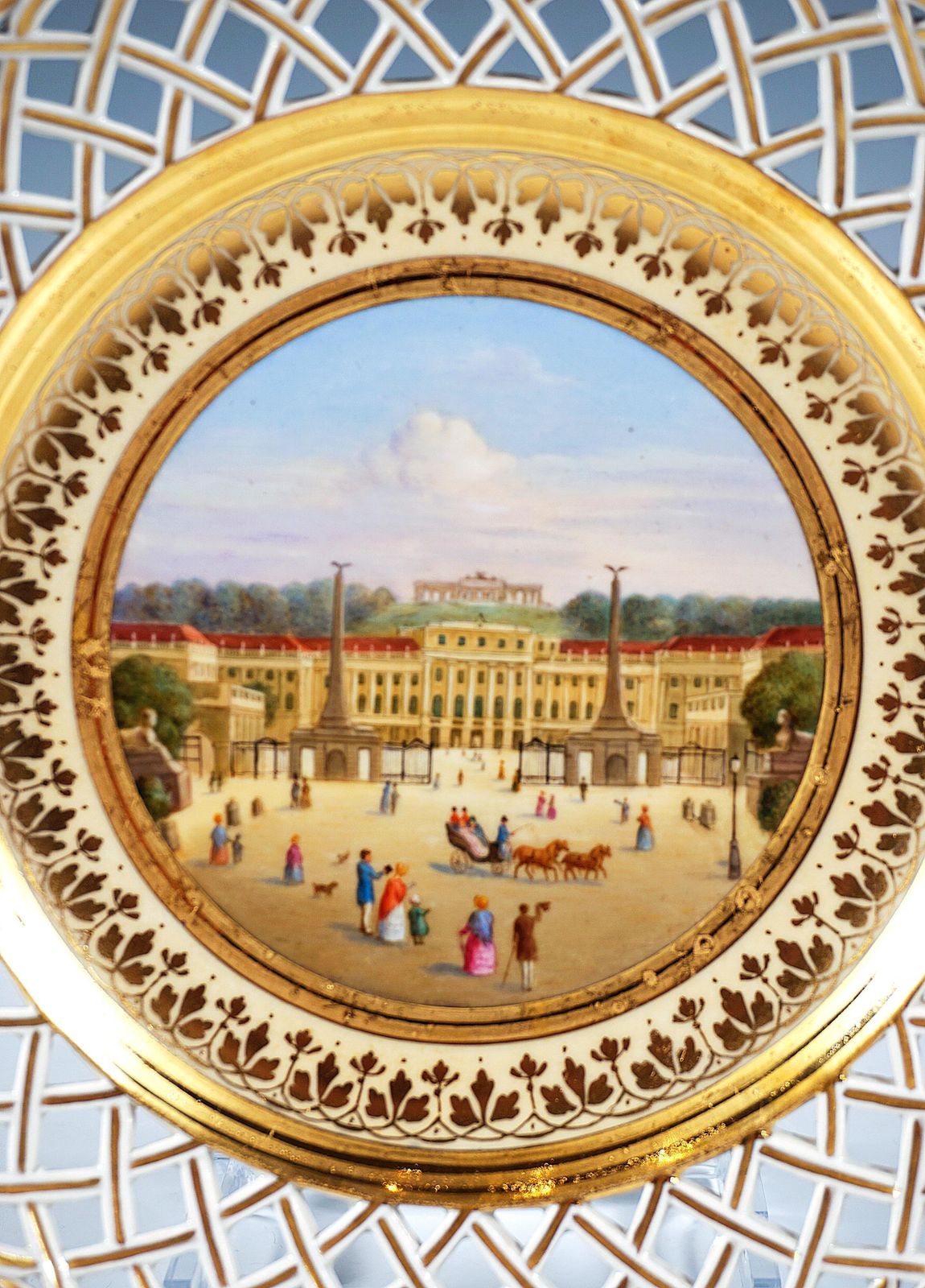 Viennese Imperial Porcelain Plate, 'K.K. Lustschloß Schönbrunn á Vienne', 1818 photo Home Decor
