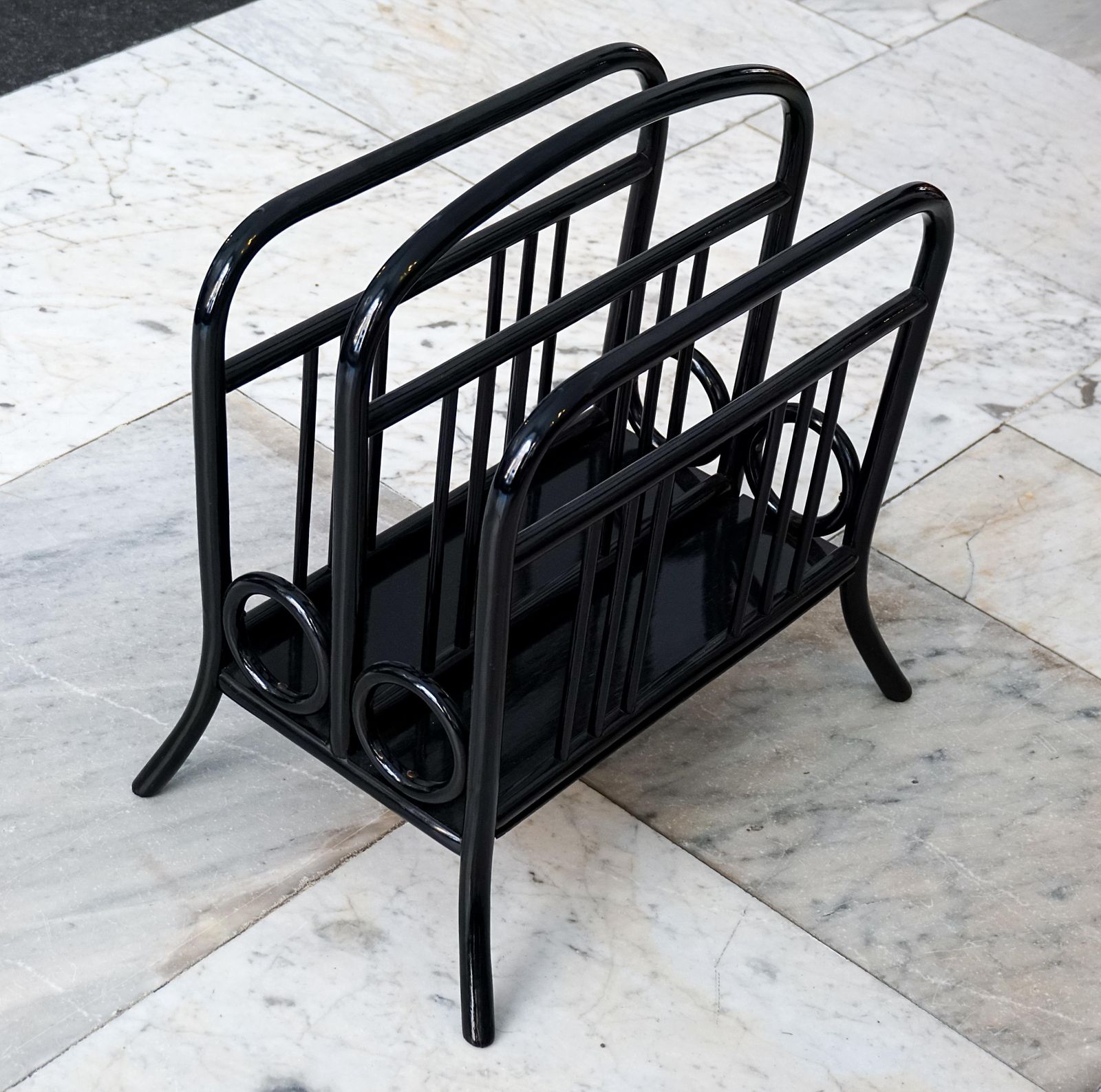 Thonet Vienna Art Nouveau Music, Newspaper Or Magazine Rack, Model 33, Black photo Home Decor