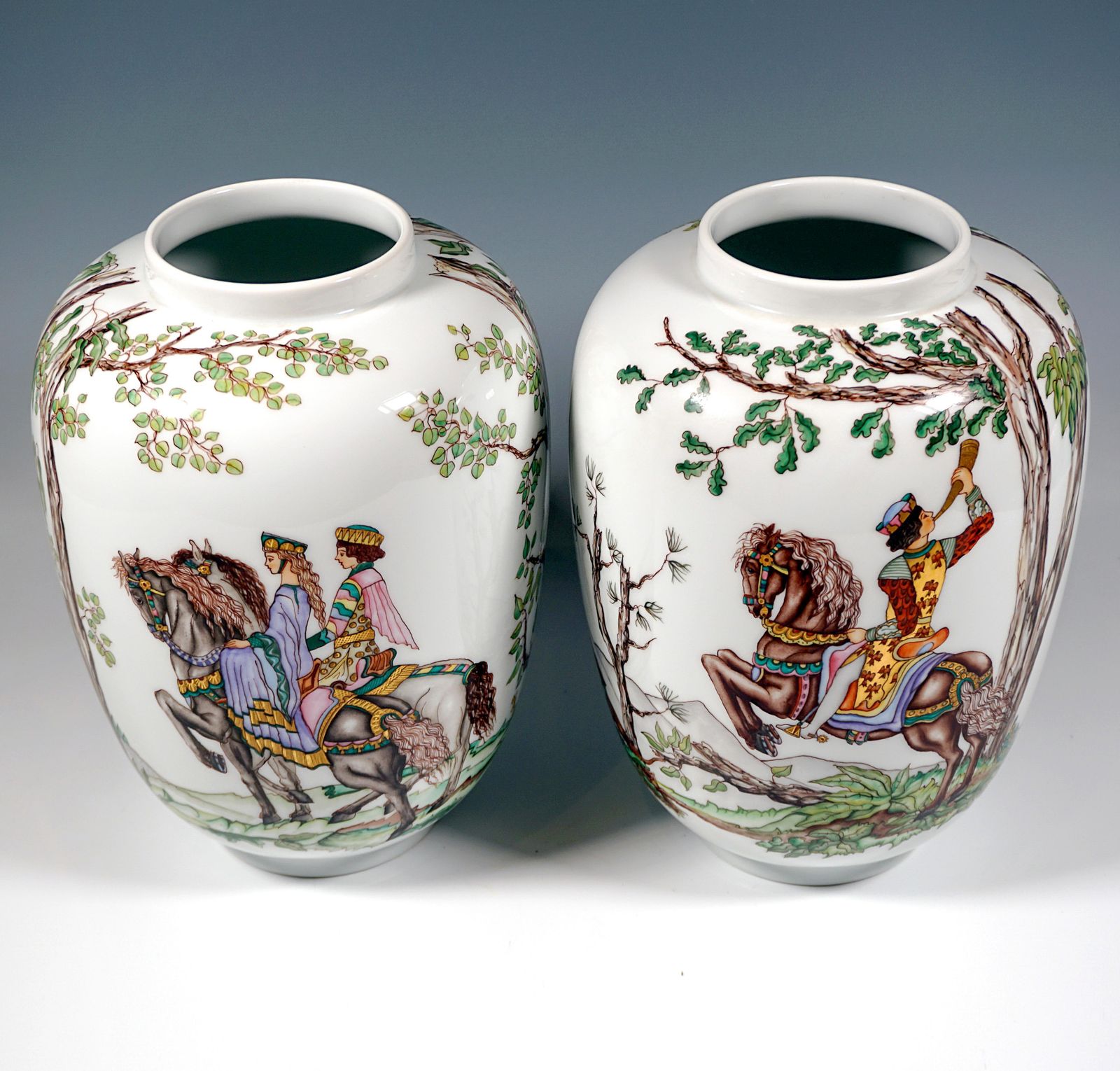 'Falcon Hunt' Pair Of Large Lampion Vases, By Augarten Vienna, Mid 20th photo 2487.0