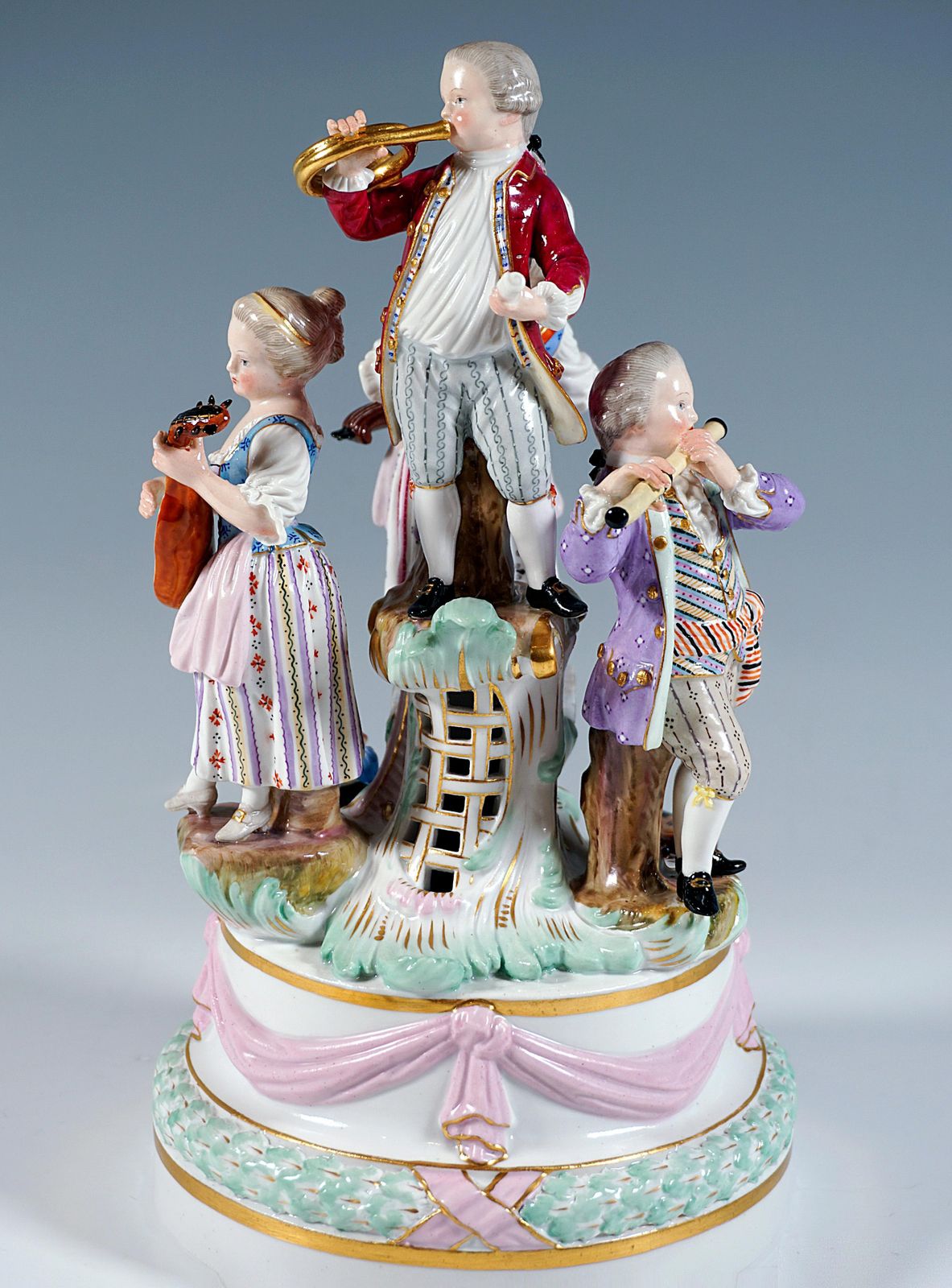 Meissen Porcelain Group Four Gardener Children Playing Music, J.J. Kaendler 1850 photo vinterior