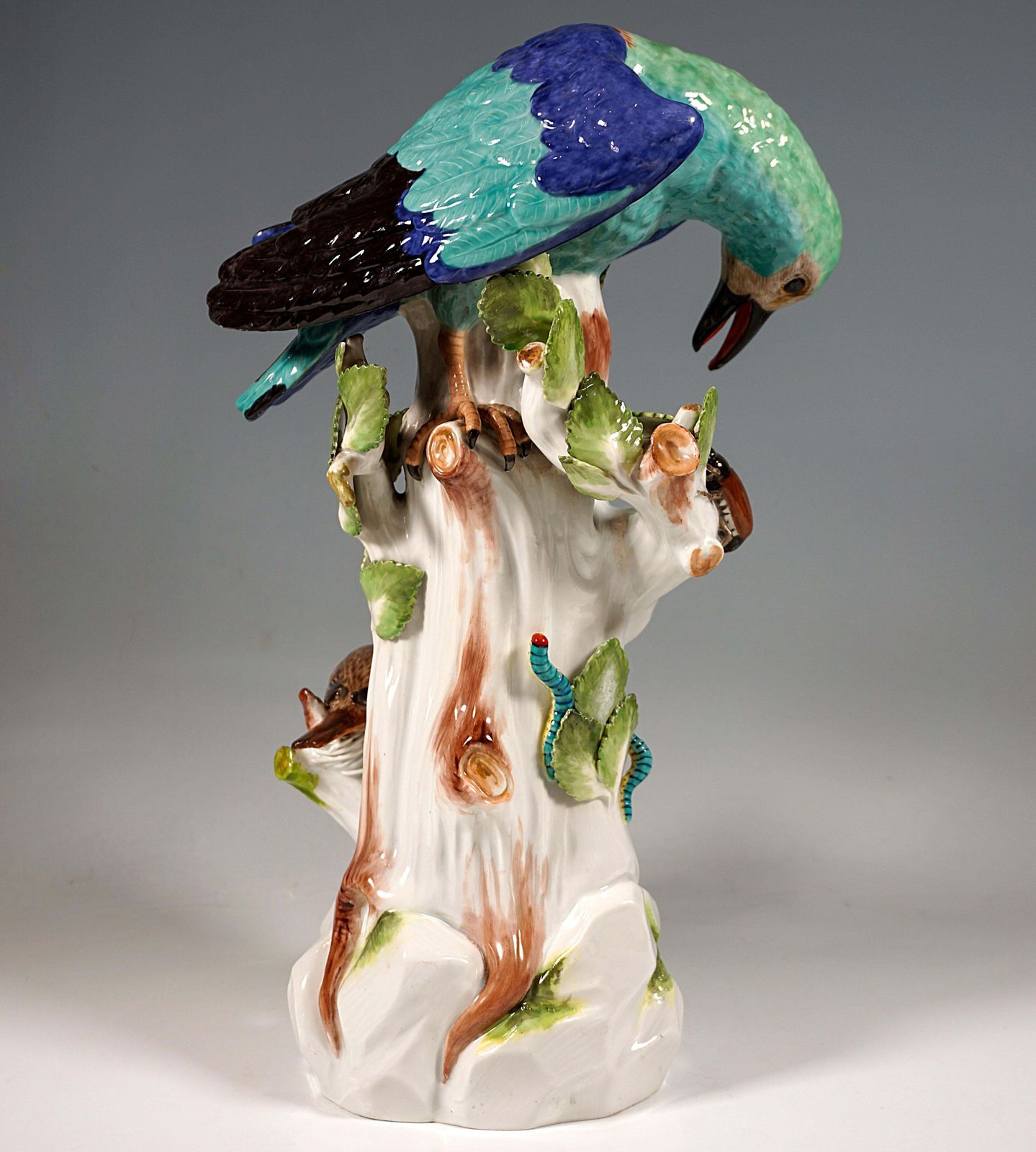 Meissen Bird Figure, European Roller On A Trunk, By J.J. Kaendler, Germany, 20th photo Home Decor