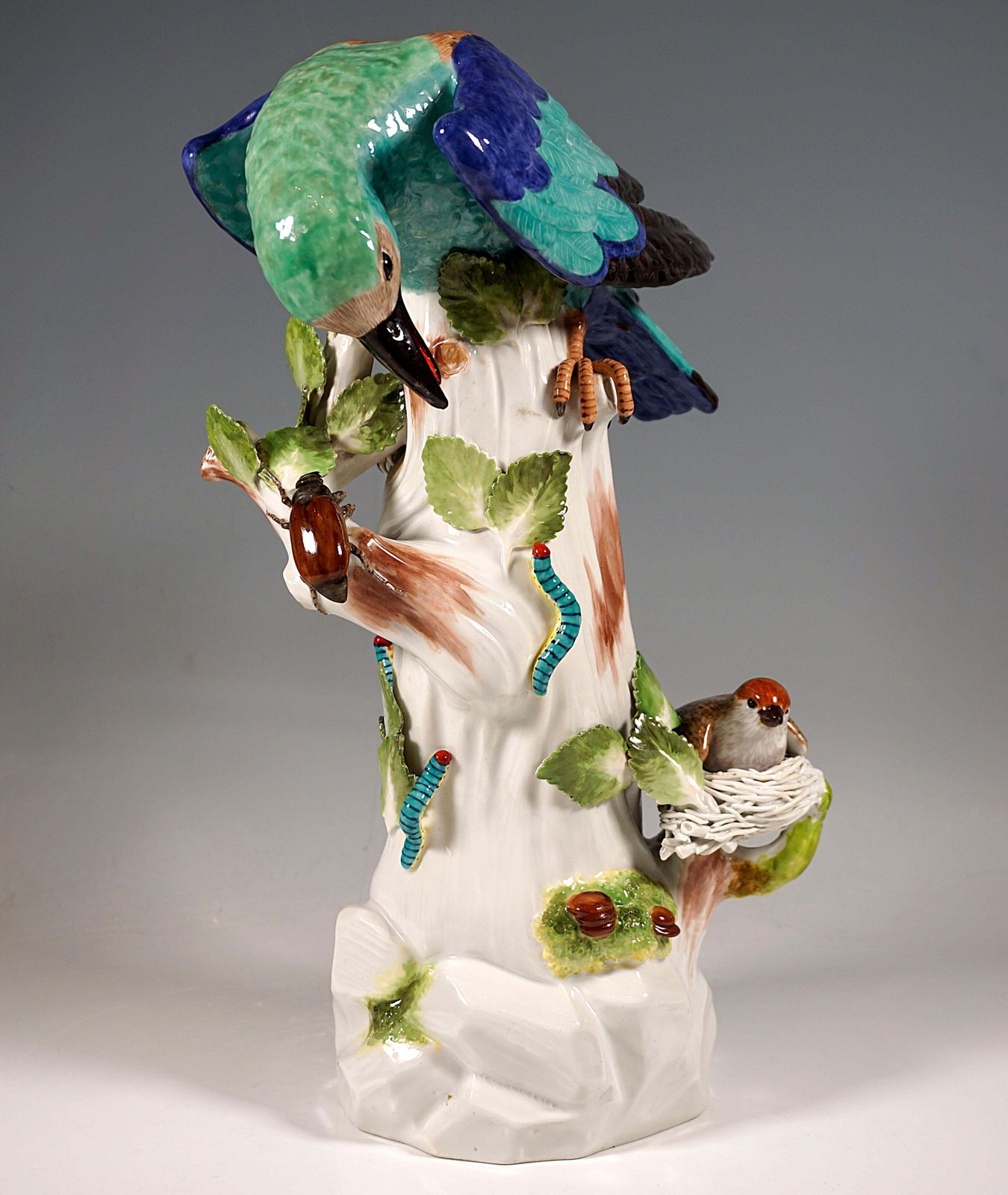 Meissen Bird Figure, European Roller On A Trunk, By J.J. Kaendler, Germany, 20th photo vinterior