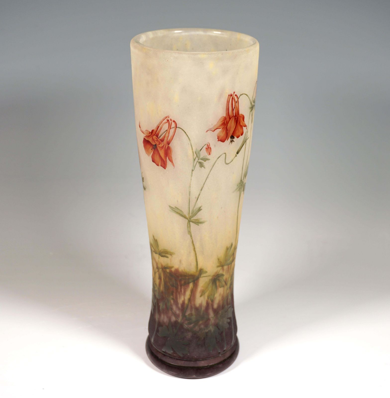 Large Art Nouveau Cameo Vase With Columbine Decor, Daum Nancy, France, Ca 1910 photo vinterior