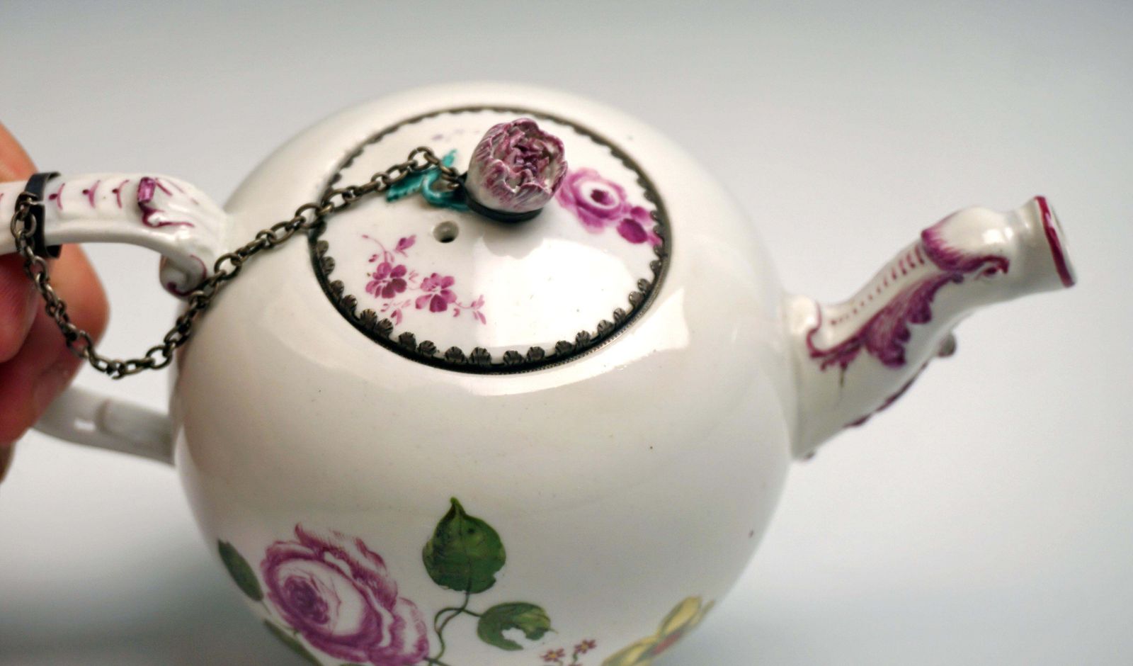Meissen Tea Pot With Animal Spout And Flower Decoration Rococo Period Circa 1740 photo 1613.0