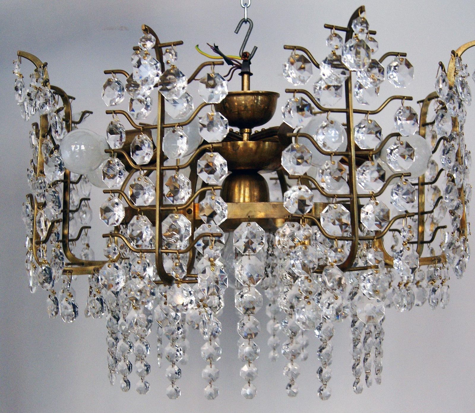 Stunning Crystal Glass Chandelier Nine Bulb Sockets Bakalowits Vienna, 1950 photo vinterior