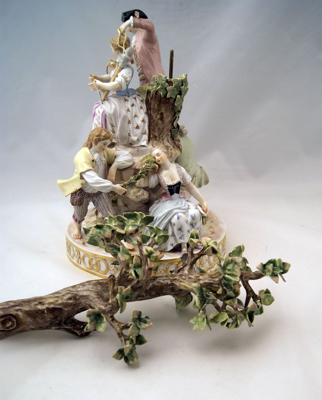 photo furniture Meissen Gorgeous Figurines Group Six Gardeners, Tall Tree By Acier, Circa 1870