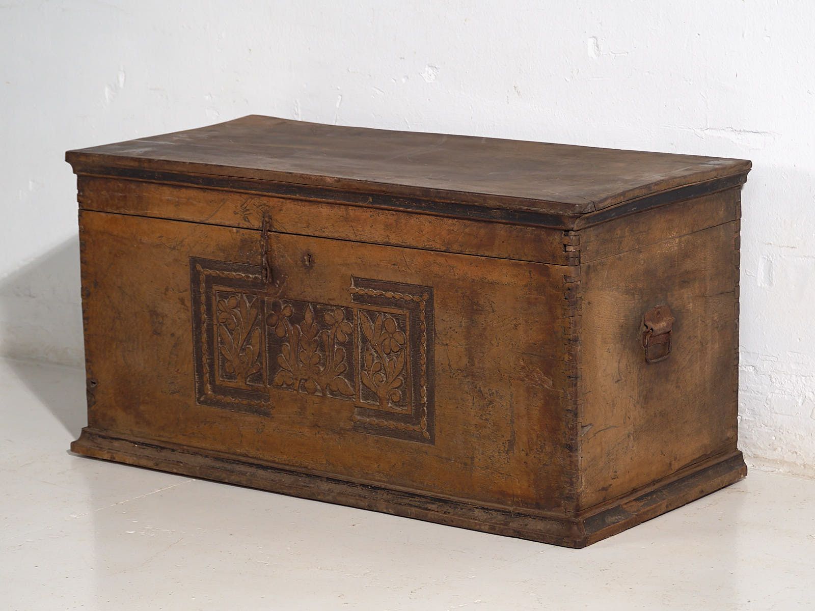 Antique Chest With Engraved Floral Motifs (C.1920) #14 photo buy