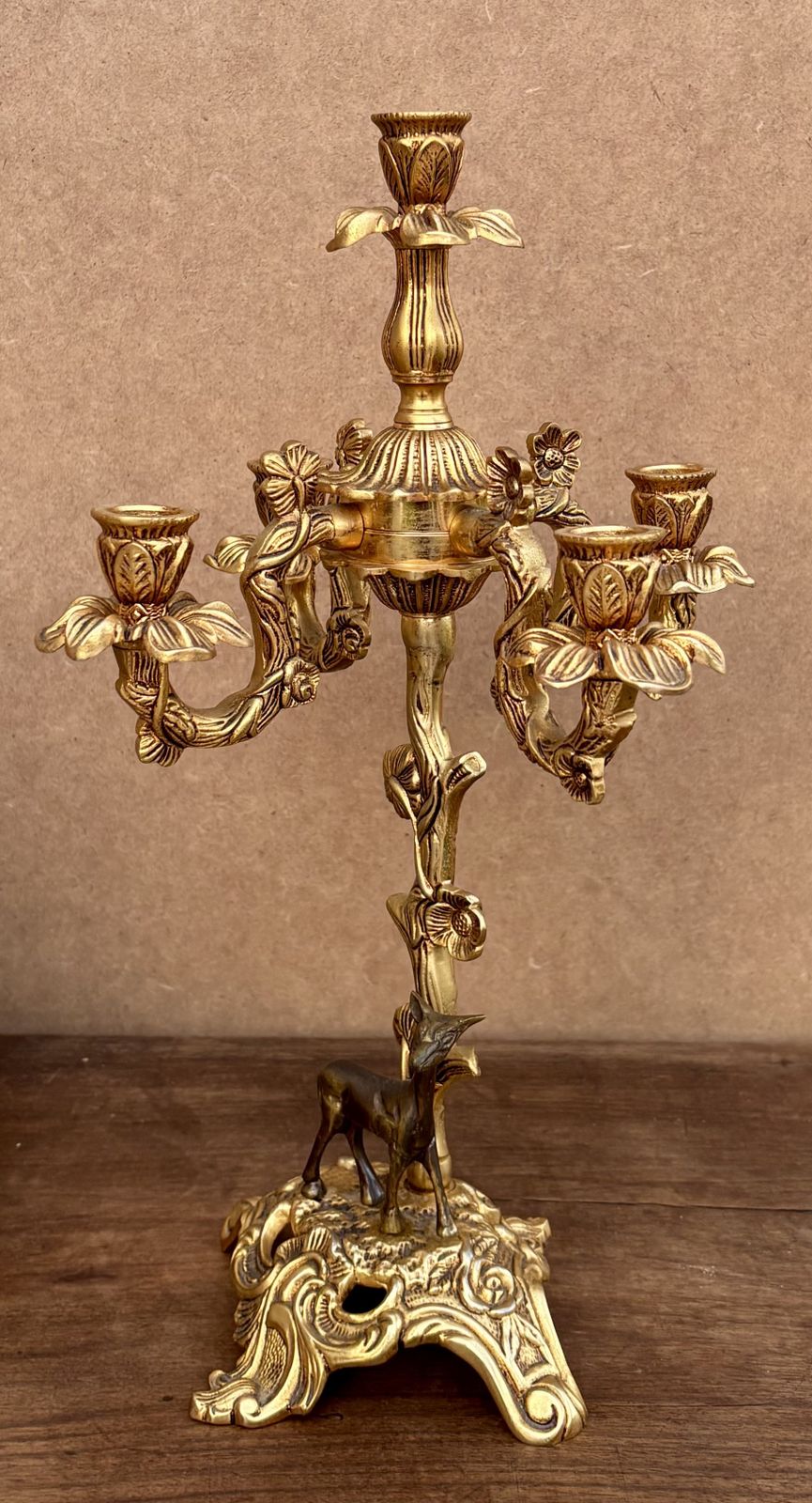 photo furniture Early 20th Century Set Of Carriage Clock With Deer And Candlesticks In Gilt Bronze On A Marble Base