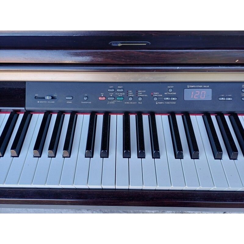 Yamaha Clavinova Electric And Digital Piano photo vinterior
