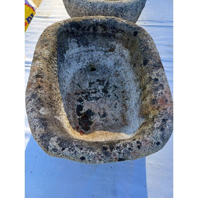 Pair Of 19th Century Dordogne Stone Basins photo 195.0