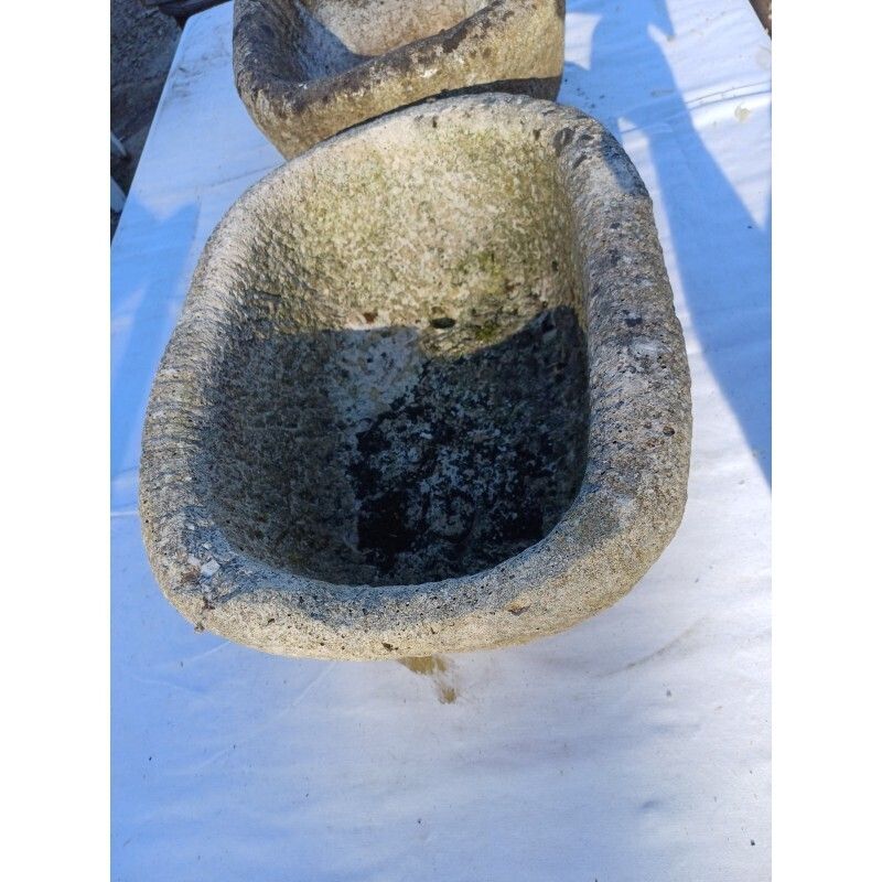 Pair Of 19th Century Dordogne Stone Basins photo vinterior